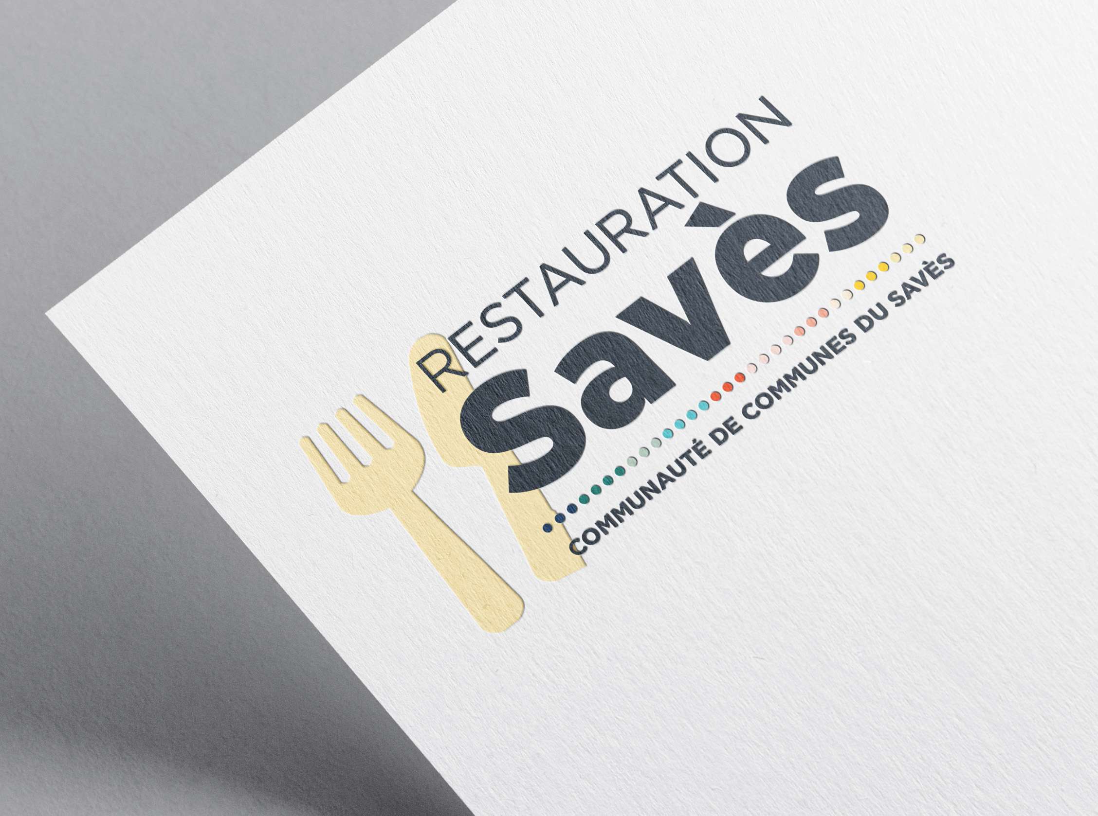Free_Logo_Mockup_2